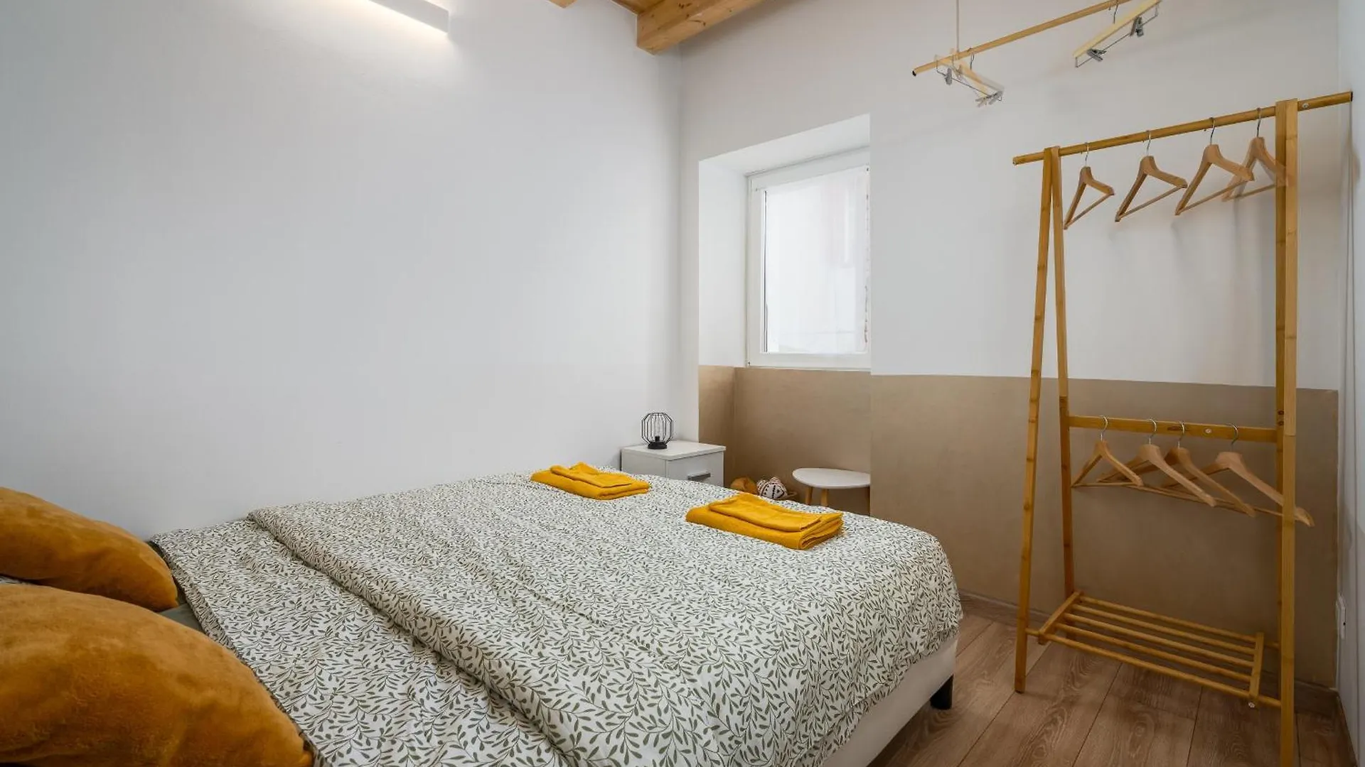 Premium Apartment Mida 브르사르